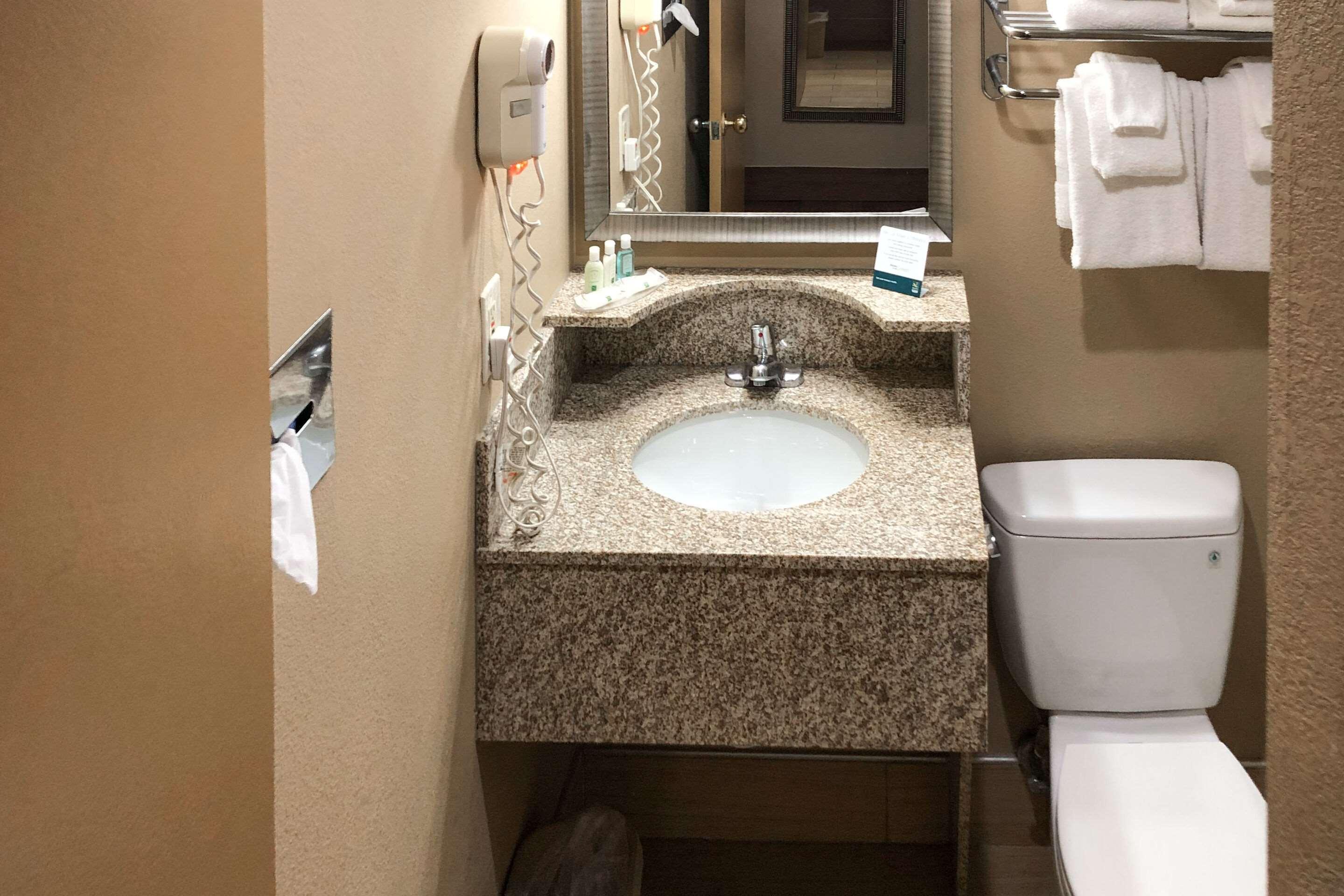 Quality Inn Near Joint Base Andrews-Washington Area Camp Springs Eksteriør billede
