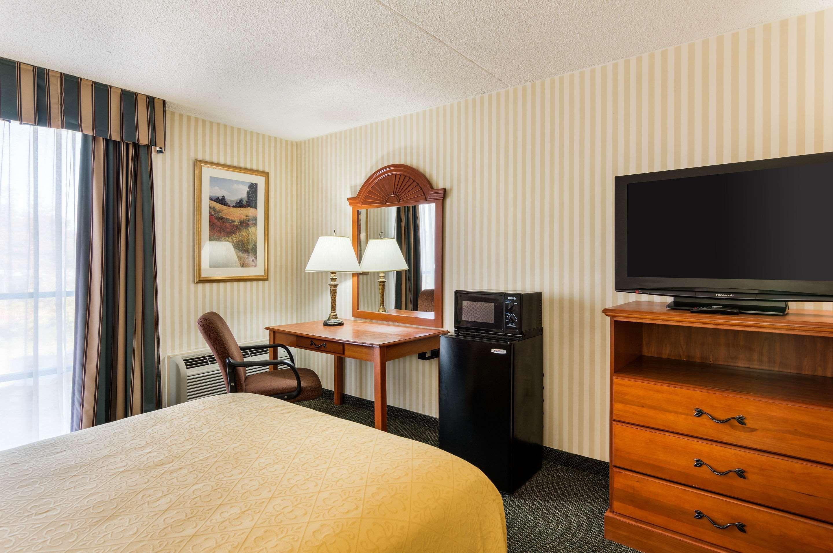 Quality Inn Near Joint Base Andrews-Washington Area Camp Springs Eksteriør billede