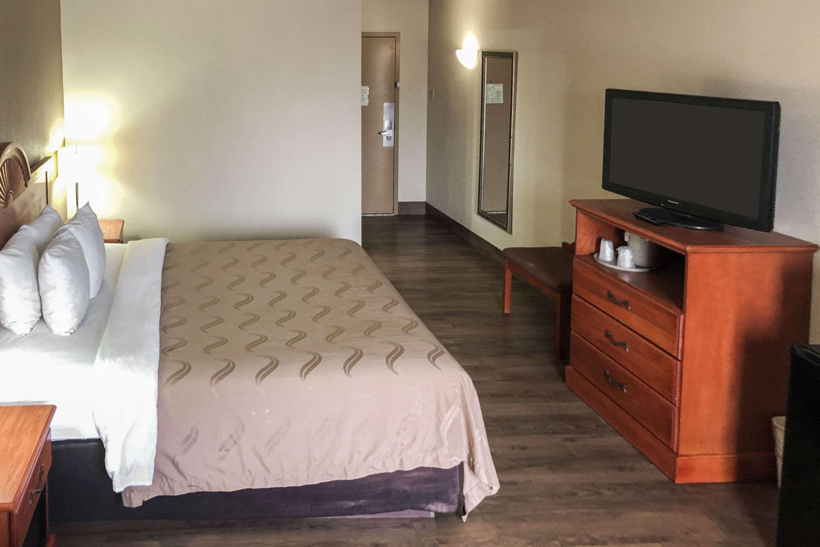 Quality Inn Near Joint Base Andrews-Washington Area Camp Springs Eksteriør billede