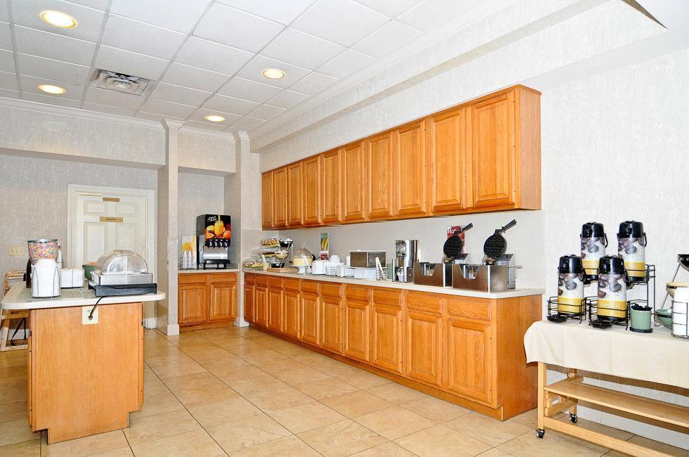 Quality Inn Near Joint Base Andrews-Washington Area Camp Springs Eksteriør billede